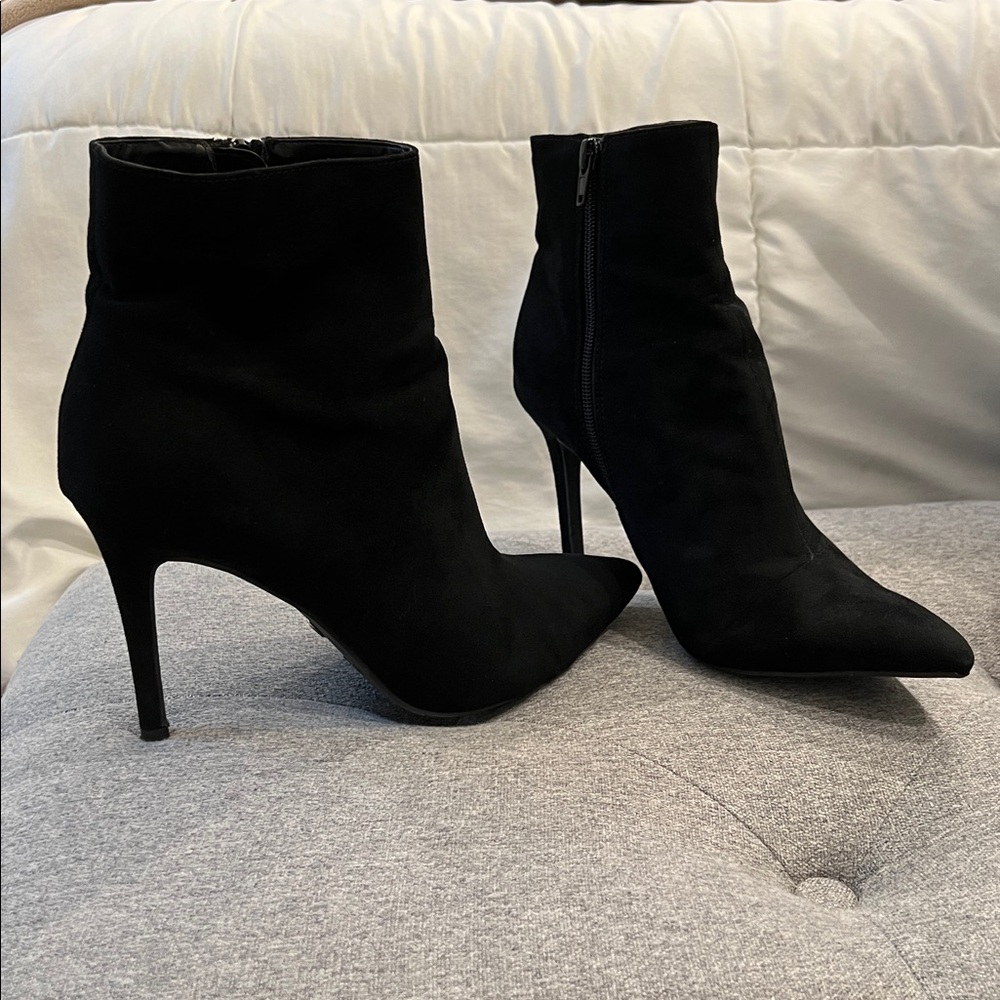 Thalia Sodi Black Stiletto Boots Size 8.5